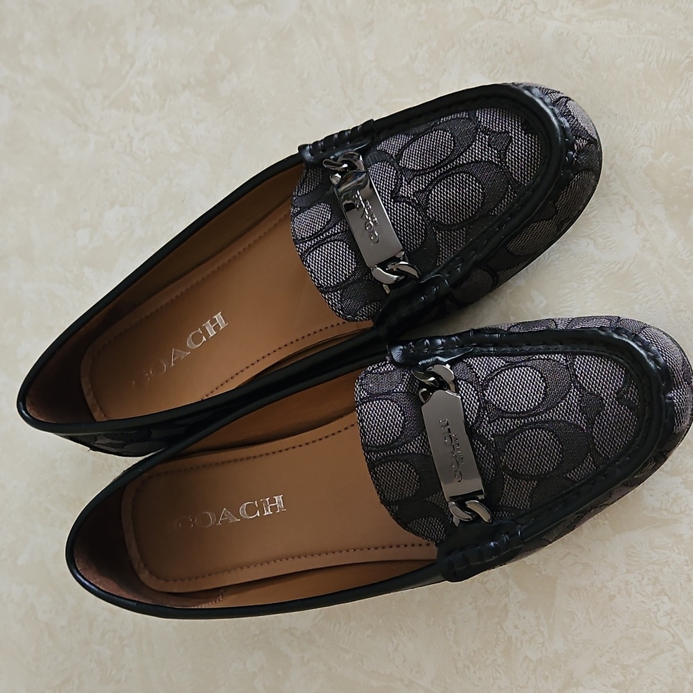 Coach "Olive" Signature Monogram Loafers. Size 8B. - Picture 4 of 12